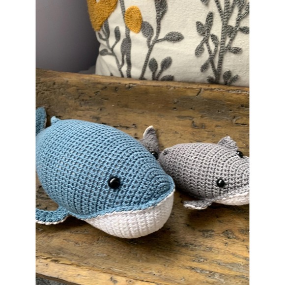 Hand Crocheted 3 Blue Grey  Whales Momma Babies Nautical Nursery Marine Fish‎ - Picture 4 of 10